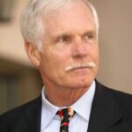 🕊️ CNN Founder and Media Pioneer Ted Turner Dies at 87