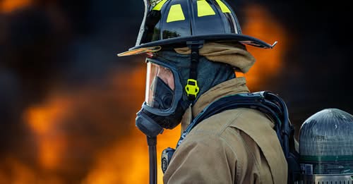 Concord CA Fire Today-Large Structure Blaze Prompts Emergency Response as Firefighters Battle Flames Near Busy Roadway