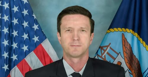 Cmdr. Gabriel Edwards Identified by U.S. Navy as Sailor Missing After Helicopter Emergency Landing in Arabian Sea