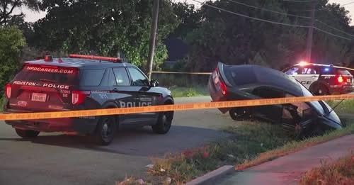 Houston Police Investigate Possible Robbery and Shooting That Left 19-Year-Old Critically Injured