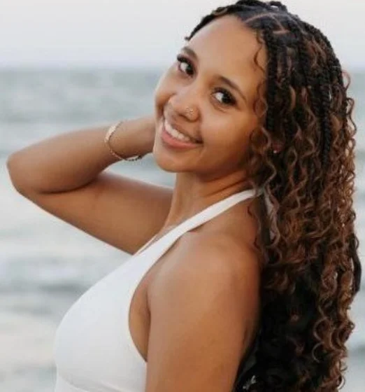 Yvette English Obituary, Death: Belvidere Community Mourns 18-Year-Old Restaurant Manager