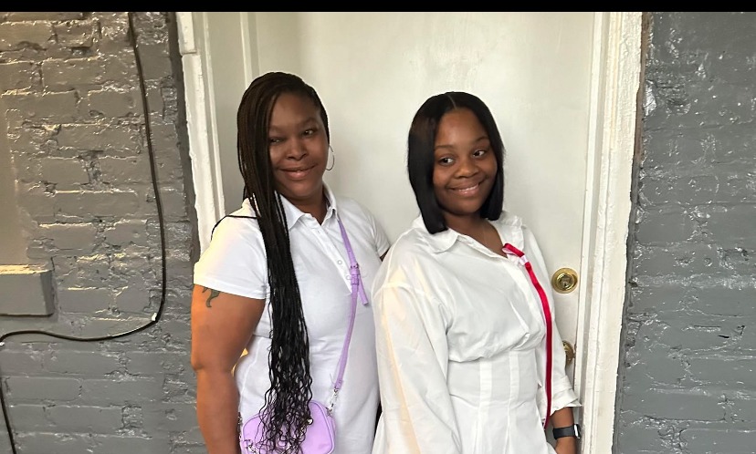 Chicago Police Department (CPD) 25th District officers and Chicago Fire Department emergency medical personnel responded to dispatch calls reporting a gunshot victim
